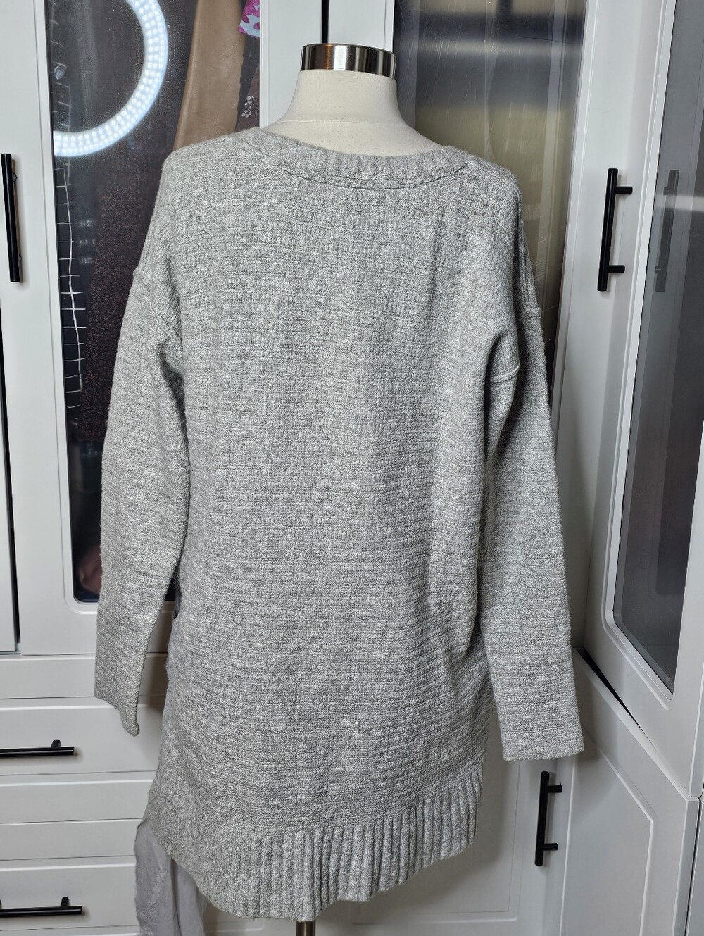 Free People gray sweater size XS. - Picture 3 of 6